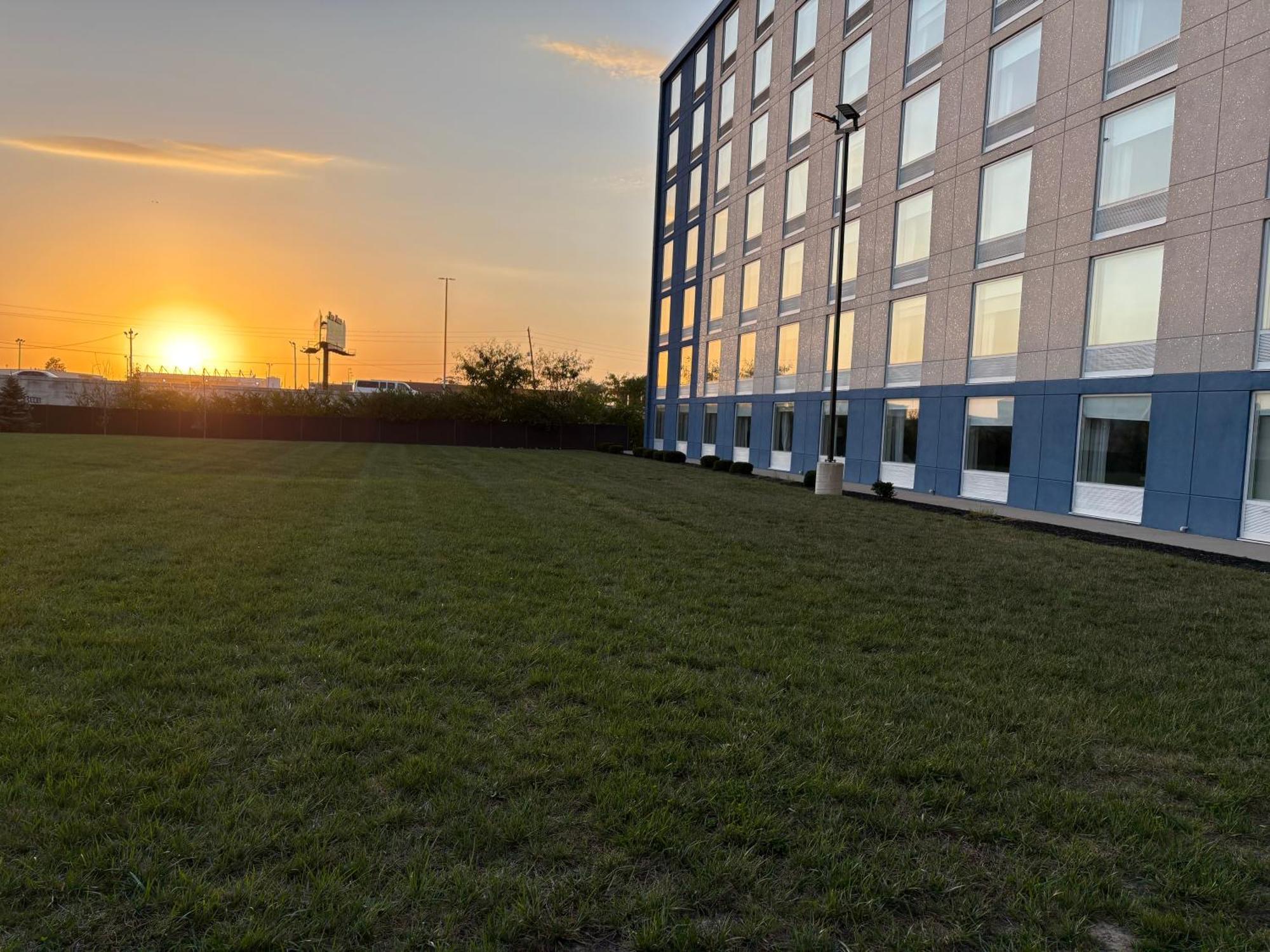 Delta Hotels By Marriott Indianapolis Airport Экстерьер фото